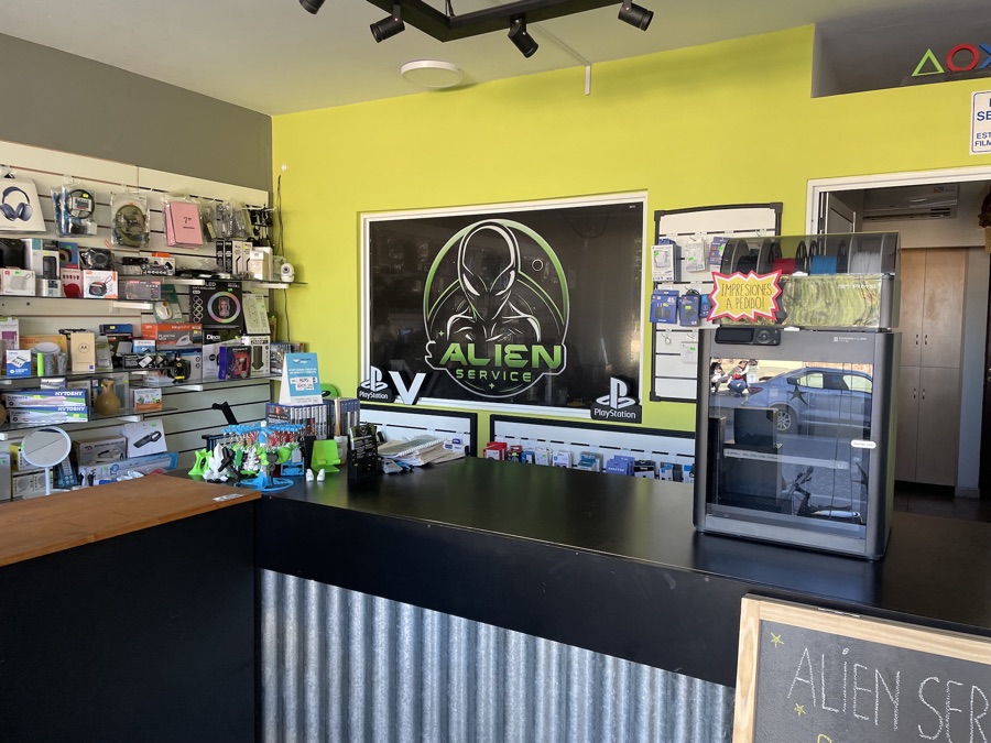 AlienService